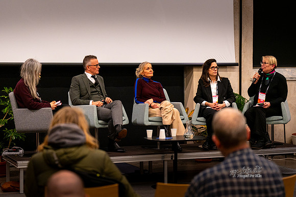Folk och Kutur torsdag, FOLKHÖGSKOLA, Tar skärmen över våra liv-web- Fotograf Per Bille-februar 05, 2026AAA07704