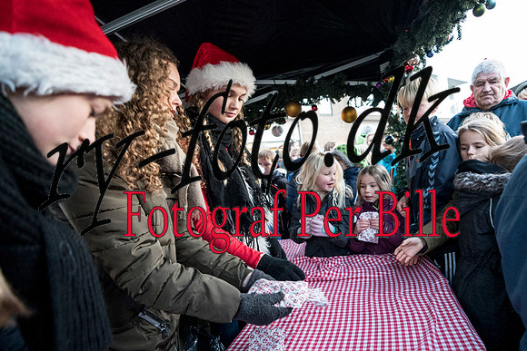 Juletræstænding Ry 2017 - print- Fotograf Per Bille-20171124-2166