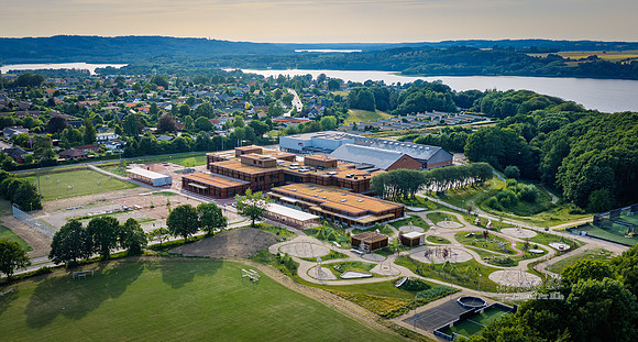 Ry - Søhøjlandets Skole og Børnehus-web- Fotograf Per Bille-20260711-DJI_20260711193753_0102_D