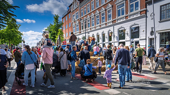 Skanderborg City - Landmænd kommer til byen-web- Fotograf Per Bille-20260606-AAA09307