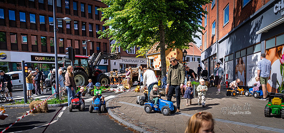 Skanderborg City - Landmænd kommer til byen-web- Fotograf Per Bille-20260606-AAA09385