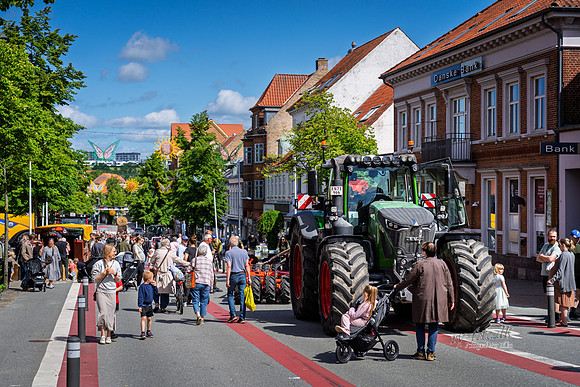 Skanderborg City - Landmænd kommer til byen-web- Fotograf Per Bille-20260606-AAA09417