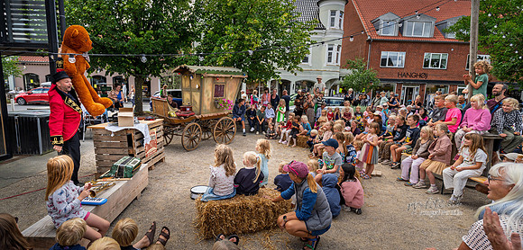 Tirsdags underholdning, Torvepladsen Ry-web- Fotograf Per Bille-20260728-AAA05133-2
