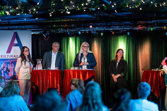 Stemning Mandag-web-Fotograf Per Bille-20250623-AAA00190