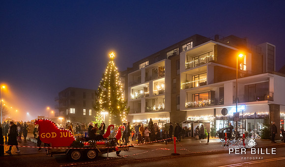 Juletræstænding Ry-web -Fotograf_Per_Bille-20221126DSA01293