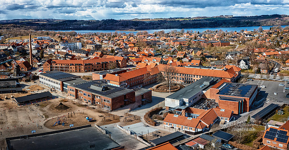 Drone, mølleskolen, Ry -print-Fotograf Per Bille-20210412-EditDJI_0350-Pano