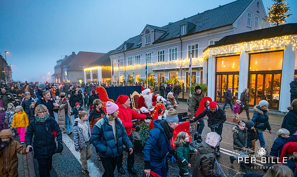 Juletræstænding Ry-web -Fotograf_Per_Bille-20221126DSA01139