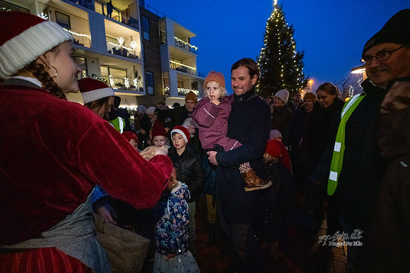 Juletræstænding Ry-print -Fotograf_Per_Bille-20221126DSA01239