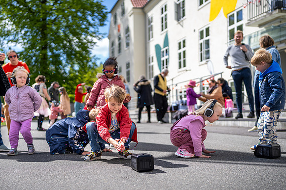 Flok 1 år-web-fotograf Per Bille-20250504AAA02349