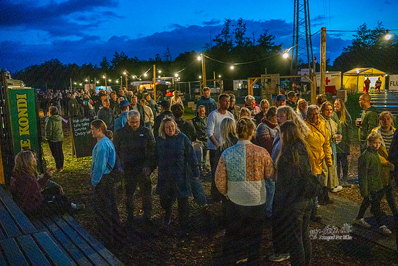 Pladsen Fredag aften-web-Fotograf Per Bille-20230823DSC05554
