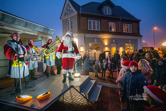 Juletræstænding Ry-print -Fotograf_Per_Bille-20221126DSA01178