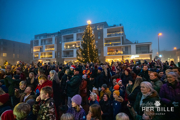 Juletræstænding Ry-web -Fotograf_Per_Bille-20221126DSA01216