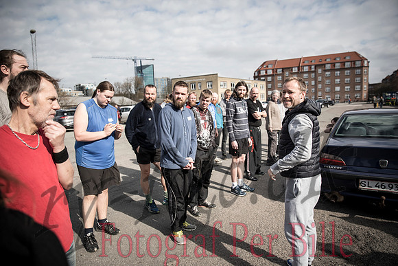 Røde orm kostume og øvning - web - Fotograf Per Bille-20170402-9661