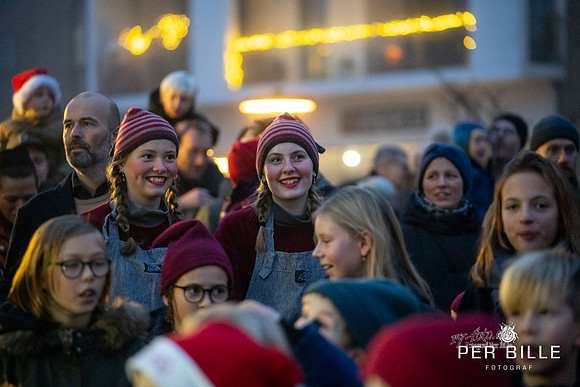 Juletræstænding Ry-web -Fotograf_Per_Bille-20221126DSC06984