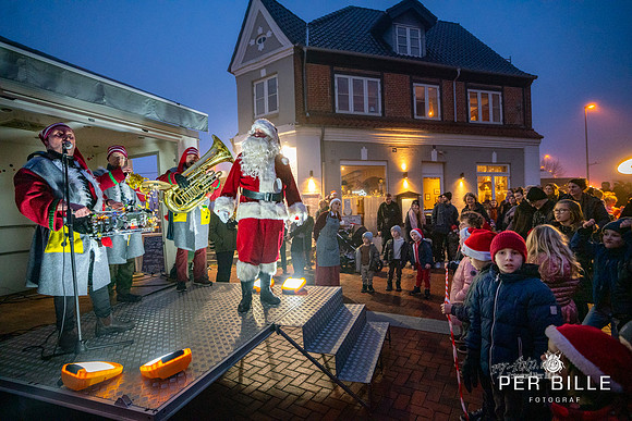 Juletræstænding Ry-web -Fotograf_Per_Bille-20221126DSA01178