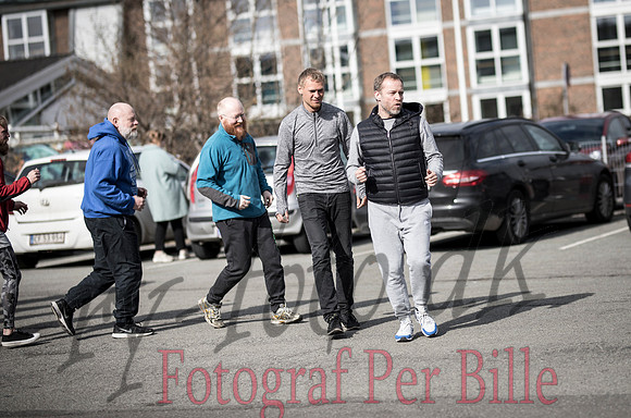 Røde orm kostume og øvning - web - Fotograf Per Bille-20170402-9638