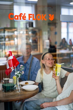 Flok - Fødselsdag-web- Fotograf Per Bille-20260508-DSC07973