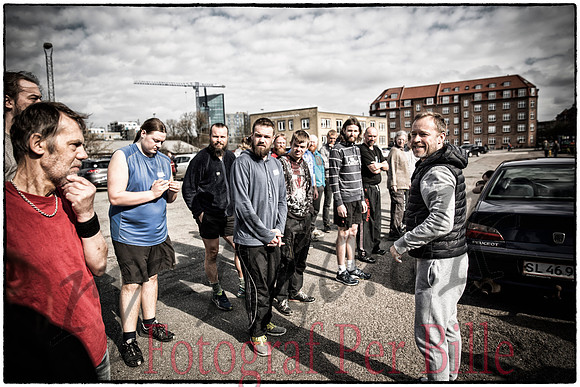 Røde orm kostume og øvning - web  med filter - Fotograf Per Bille-20170402-9661