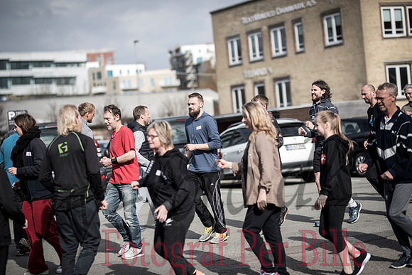 Røde orm kostume og øvning - web - Fotograf Per Bille-20170402-9639