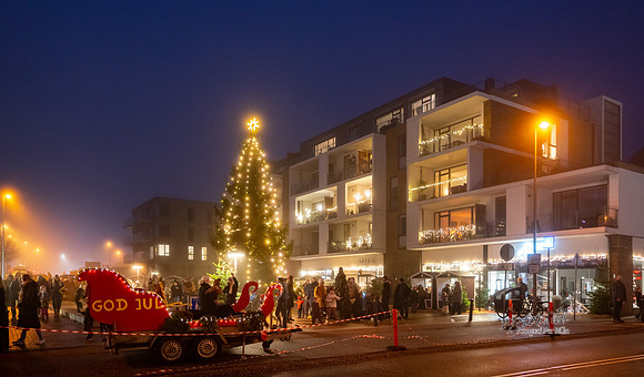 Juletræstænding Ry-print -Fotograf_Per_Bille-20221126DSA01293