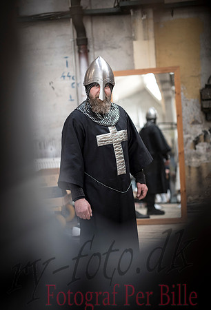 Røde orm kostume og øvning - web - Fotograf Per Bille-20170402-9846