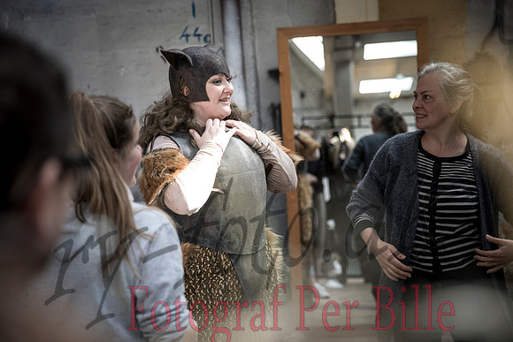 Røde orm kostume og øvning - web - Fotograf Per Bille-20170402-9979