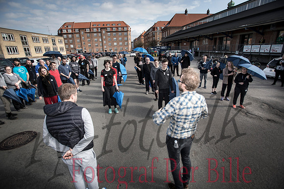 Røde orm kostume og øvning - web - Fotograf Per Bille-20170402-9723