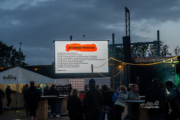 Pladsen Fredag aften-PRINT-Fotograf Per Bille-20230823DSC05409