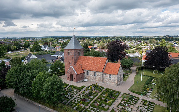Skovby Kirke - print - Fotograf Per Bille-20210711-DJI_0831
