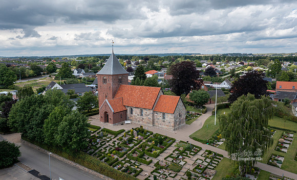 Skovby Kirke - print - Fotograf Per Bille-20210711-DJI_0834