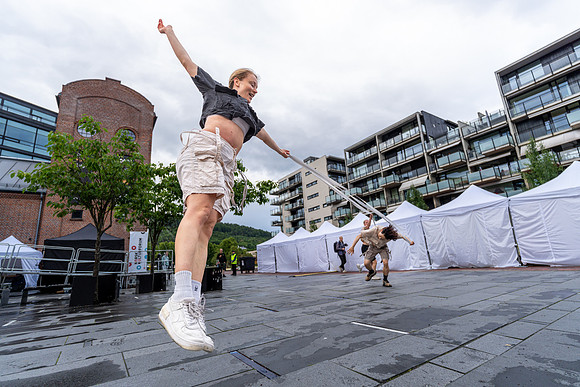 Lekens lenker – Danseforestilling-web-Fotograf Per Bille-20250623-AAA00511