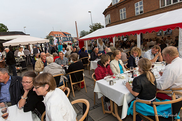 Ry by night 2012-8223