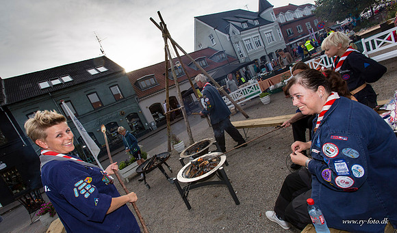 Ry by night 2012-8205