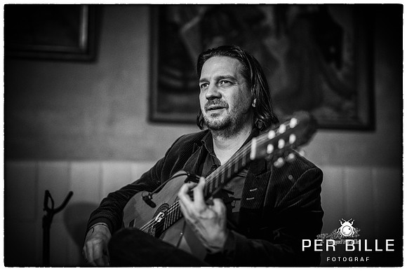 Flamenco og Sherry Alken-fb- passport-fotograf Per Bille-240202-DSC05998-Edit