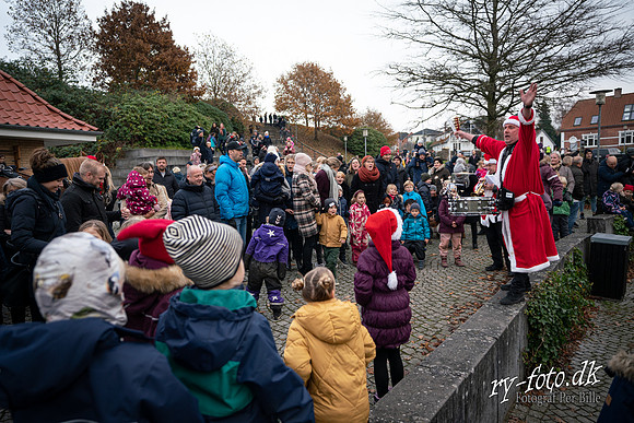 Juletræestænding Ry 2019  - web  - Fotograf Per Bille-20191117-00588