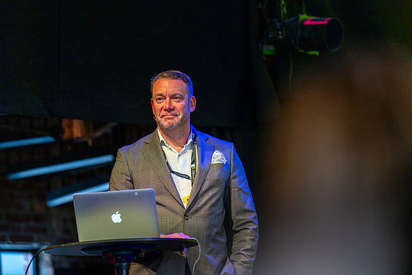 Keynotes med Stefan Wallin og Jette Christensen-web-Fotograf Per Bille-20250623-AAA09996