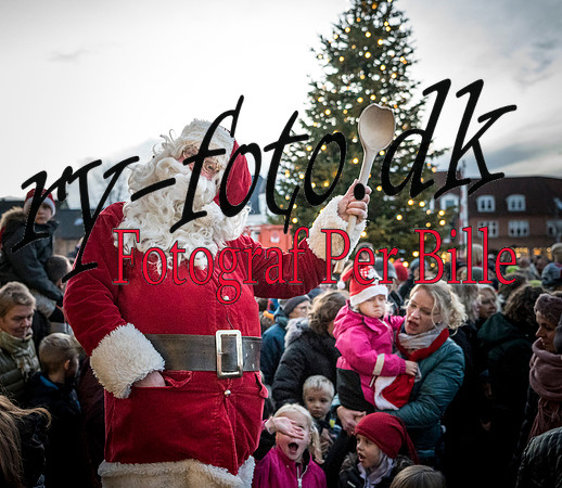 Juletræstænding Ry 2017 - print- Fotograf Per Bille-20171124-2192