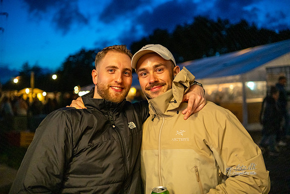 Pladsen Fredag aften-web-Fotograf Per Bille-20230823DSC05559