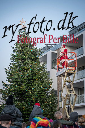 Juletræstænding Ry 2017 - print- Fotograf Per Bille-20171124-2032