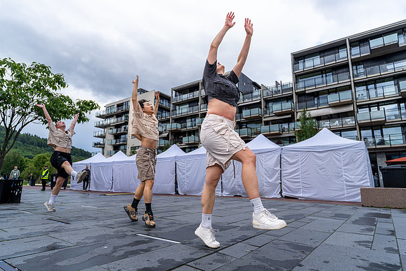 Lekens lenker – Danseforestilling-web-Fotograf Per Bille-20250623-AAA00501
