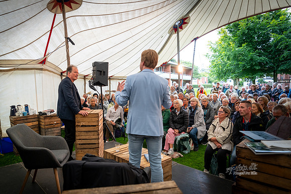 Kjell Westtö i samtale med ClementKjersgaard-web-Fotograf Per Bille-20240822DSC01280