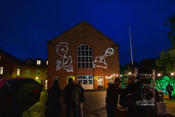 Krig og kærlighed - et dokumentarisk lysværk-web-Fotograf Per Bille-20240822DSC02970