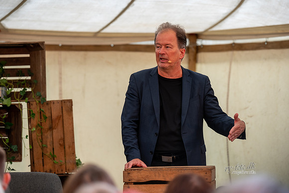 Kjell Westtö i samtale med ClementKjersgaard-print-Fotograf Per Bille-20240822DSC08239
