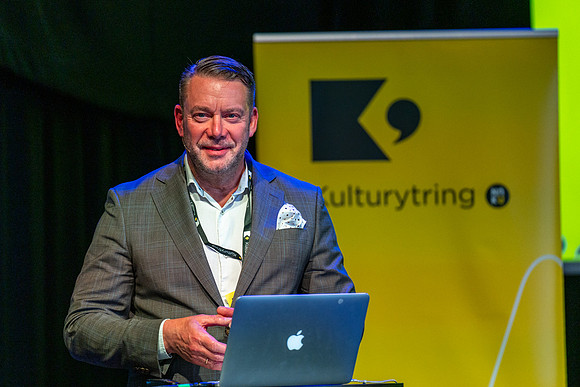 Keynotes med Stefan Wallin og Jette Christensen-web-Fotograf Per Bille-20250623-AAA00004