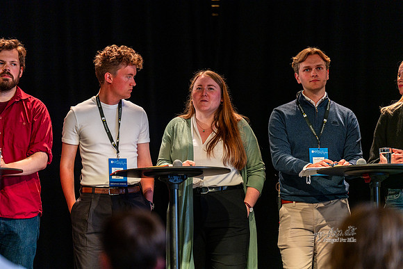 Den store ungdomspolitikerdebatten-web-Fotograf Per Bille-20250625-AAA03105