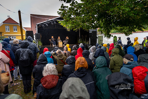fredag, KM24, Linn Ullmann og Dy Plambeck i samtale – Familien som udspring, traume og drøm-print-Fotograf Per Bille-20230823DSC03816