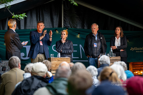 Hvorfor skal vi bruge milliarder på medierne-print- Fotograf Per Bille-20240822DSC08370