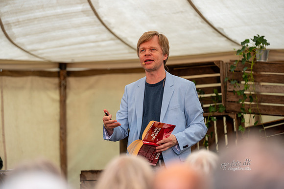 Kjell Westtö i samtale med ClementKjersgaard-web-Fotograf Per Bille-20240822DSC08244